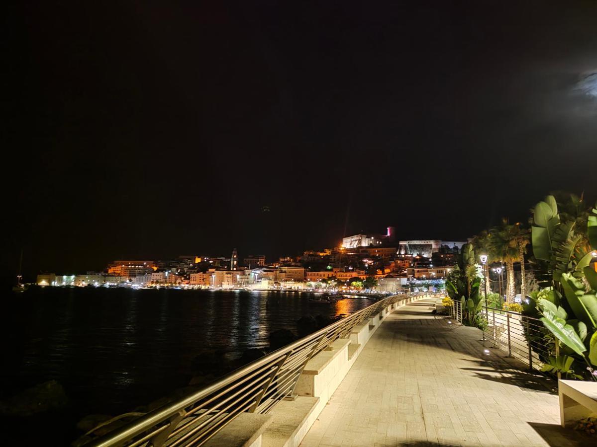 Gaeta, La Loggia Bed & Breakfast